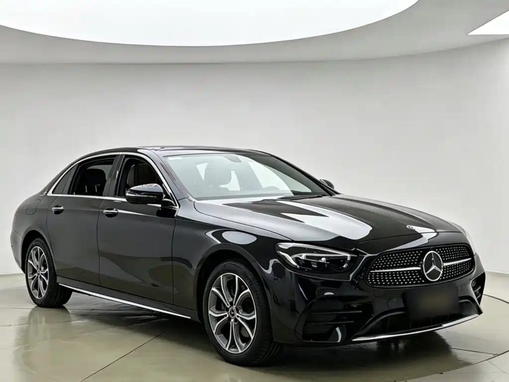 Mercedes-Benz E-Class 2023 — фото 15