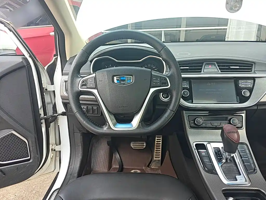 Geely Emgrand GS 2016 — фото 11