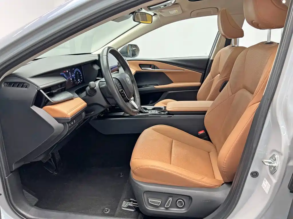 Toyota Camry 2025 — фото 13