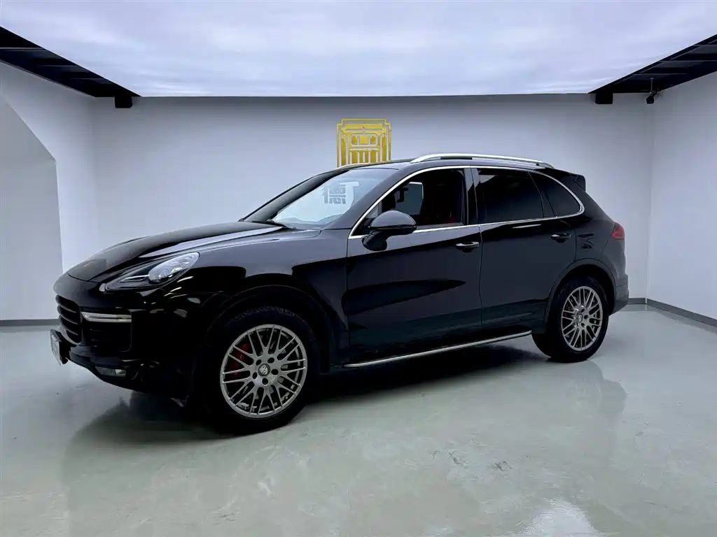 Porsche Cayenne 2016 — фото 1