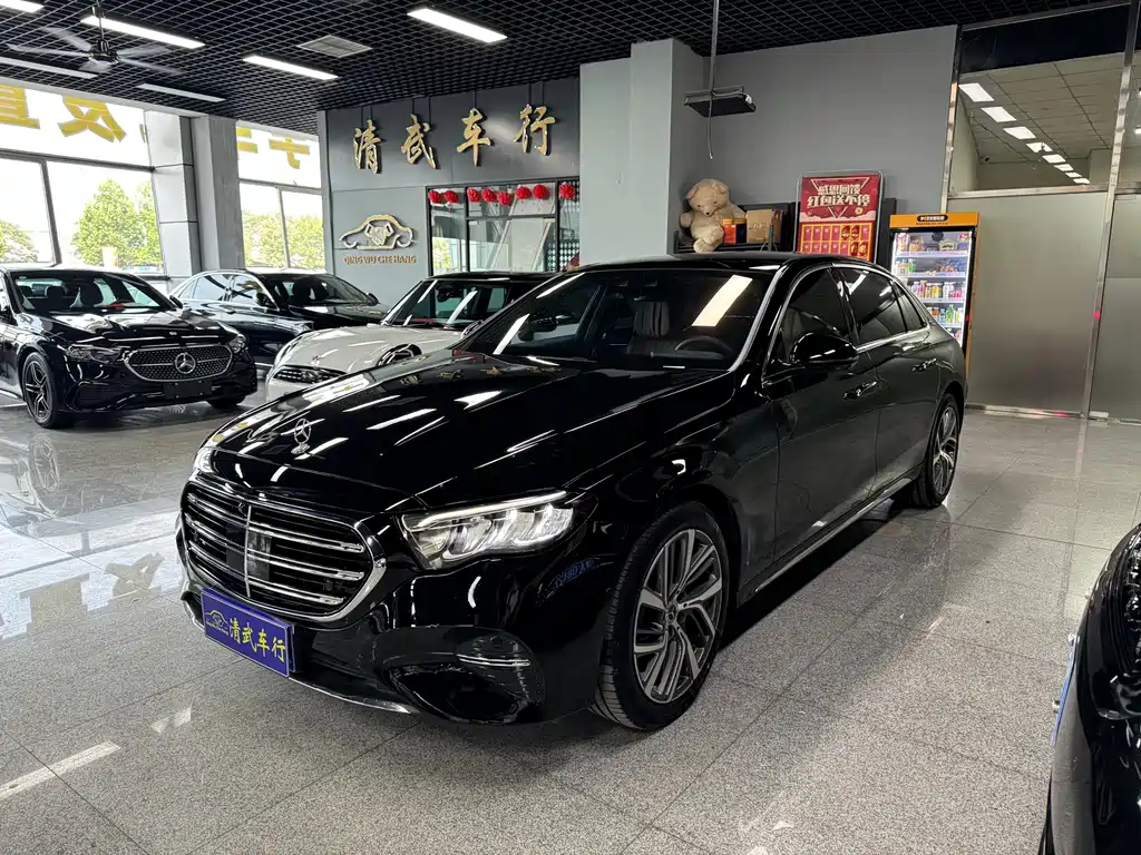 Mercedes-Benz E-Class 2024