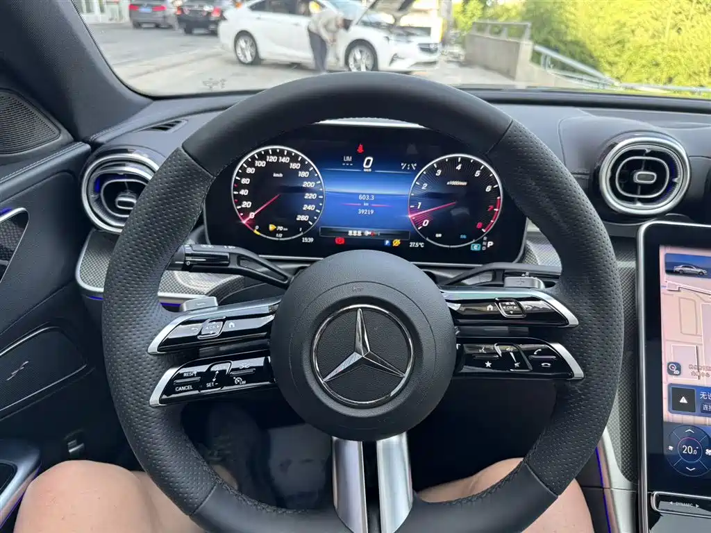 Mercedes-Benz C-Class 2024 — фото 11