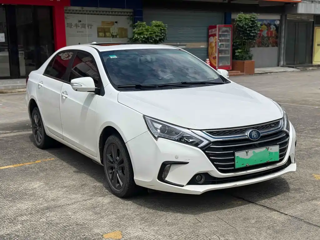 BYD Qin NEV 2018 — фото 3
