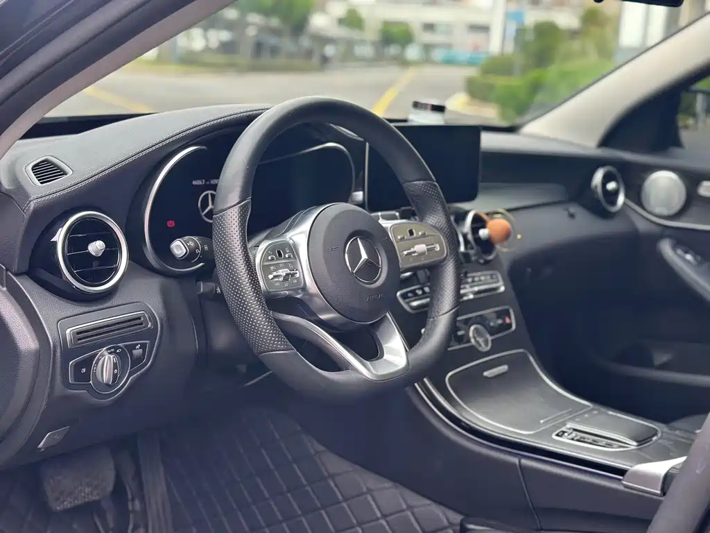 Mercedes-Benz C-Class 2021