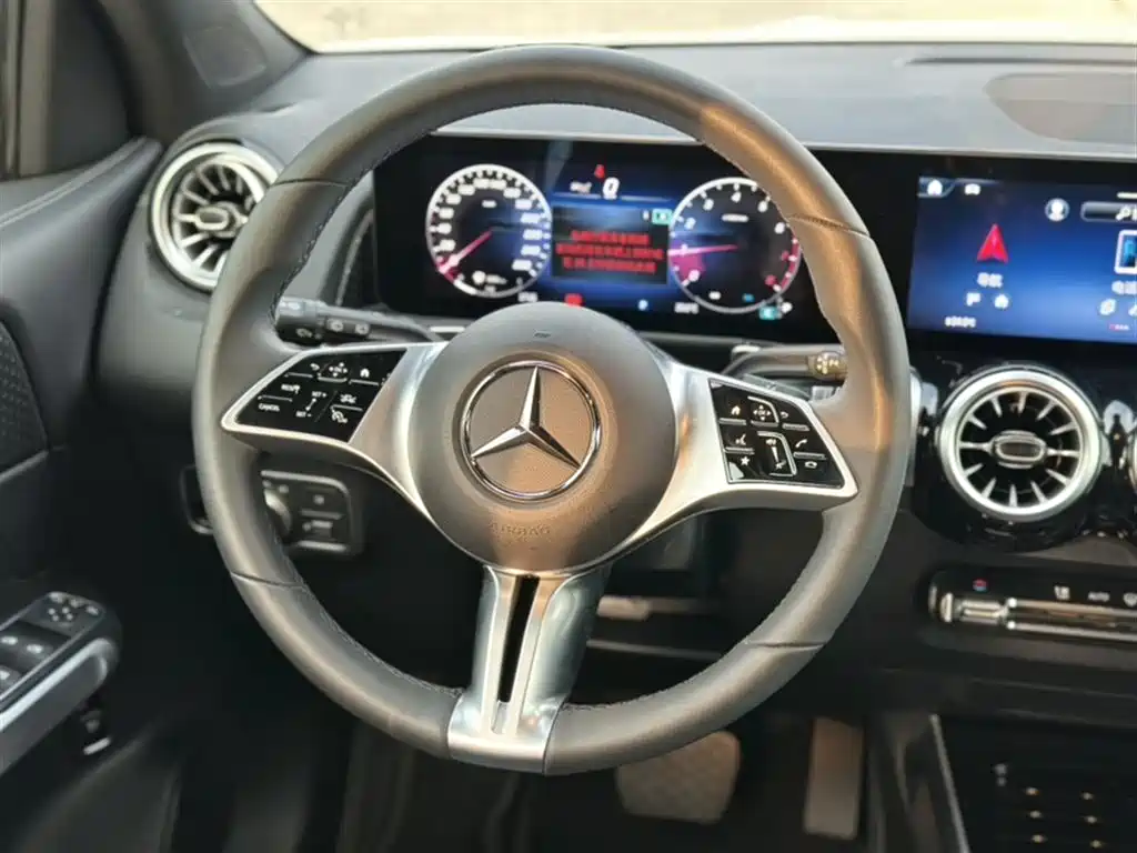Mercedes-Benz GLB 2025 — фото 21
