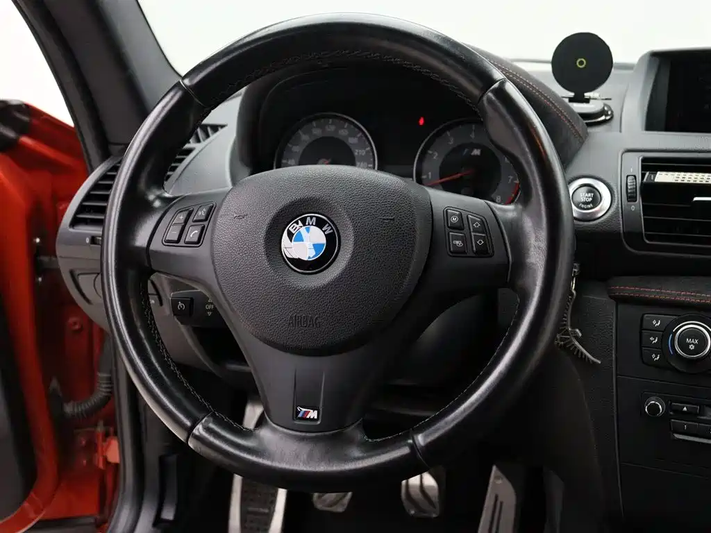 BMW 1 Series M 2012 — фото 12