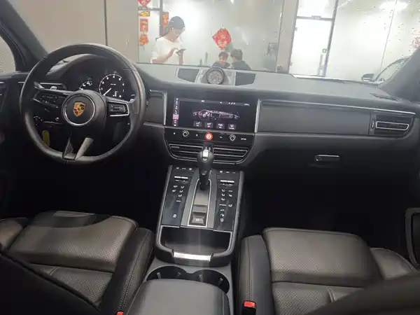 Porsche Macan 2021