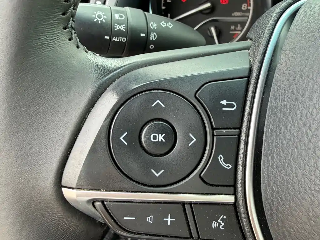 Toyota Camry 2019 — фото 28
