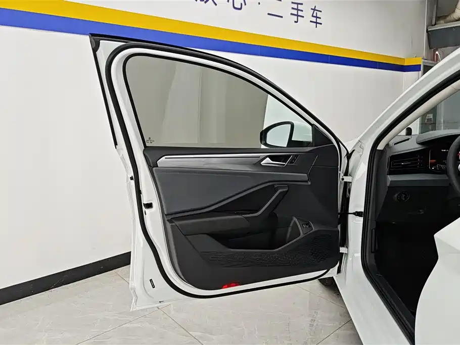 Volkswagen Sagitar 2024