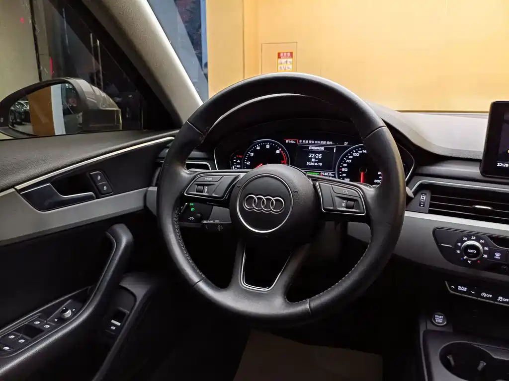 Audi A4L 2018 — фото 14