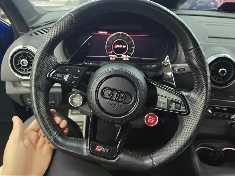 Audi RS 3 2019 — фото 15