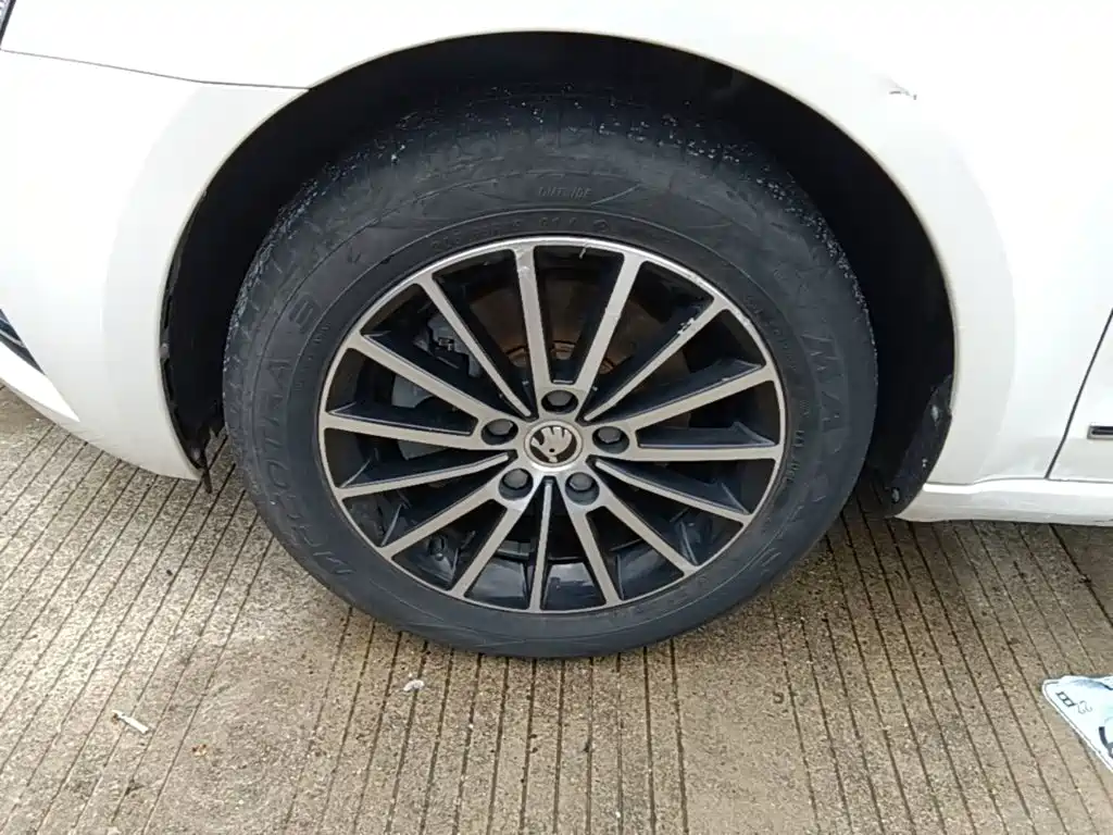Skoda Octavia 2020 — фото 23