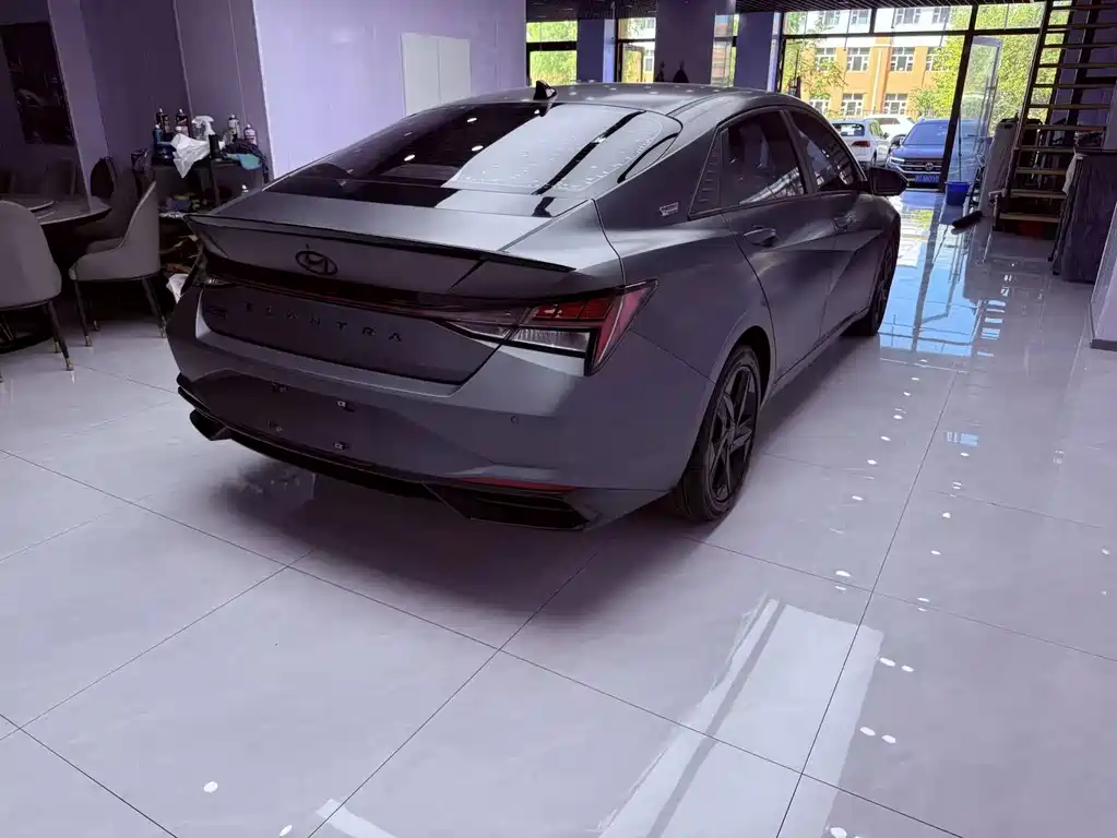 Hyundai Elantra 2022