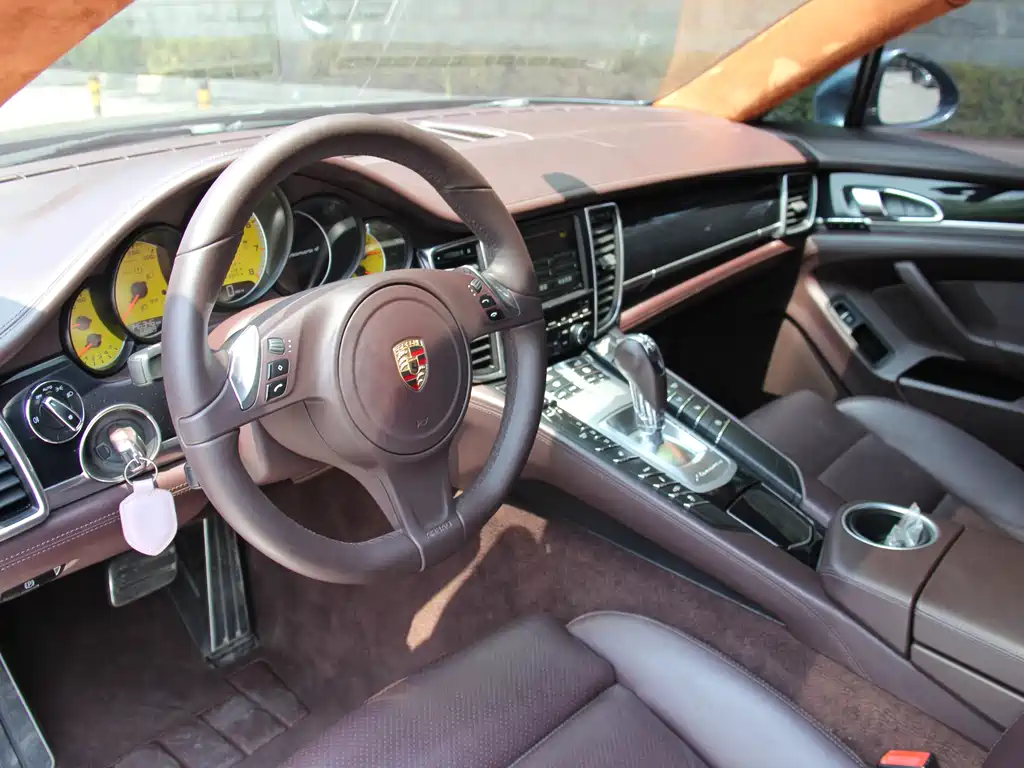 Porsche Panamera 2015 — фото 11