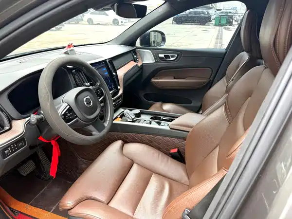 Volvo XC60 2021
