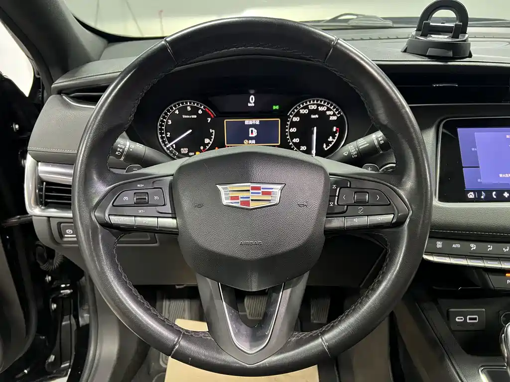 Cadillac XT4 2021 — фото 18