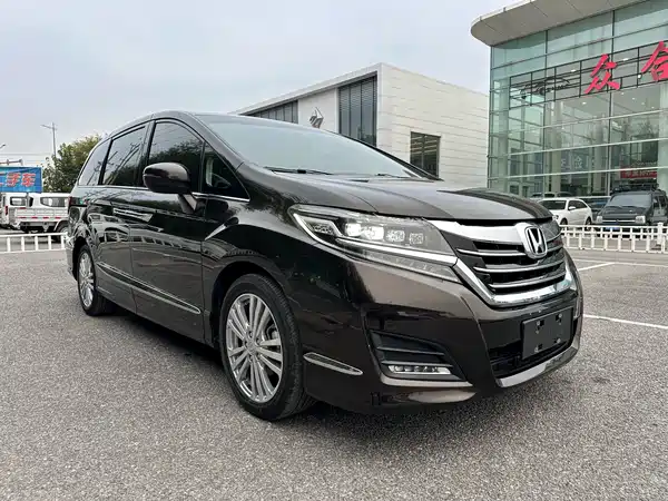 Honda Elysion 2016