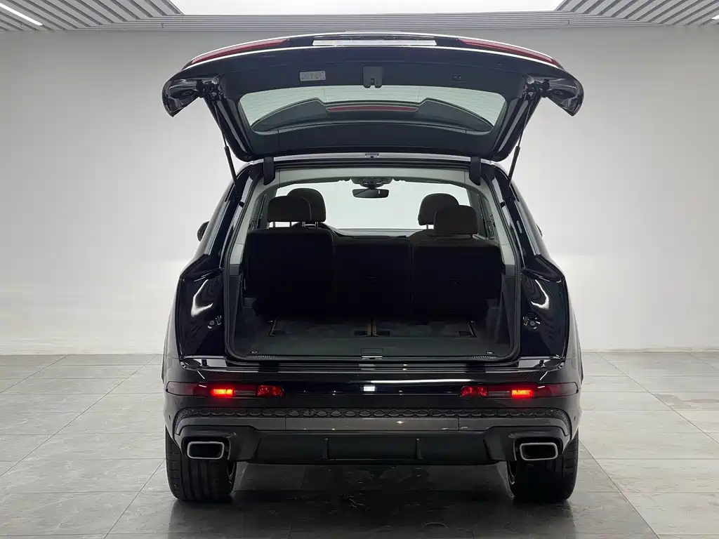Audi Q7 2025 — фото 10