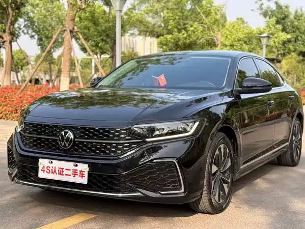 Volkswagen Passat 2023
