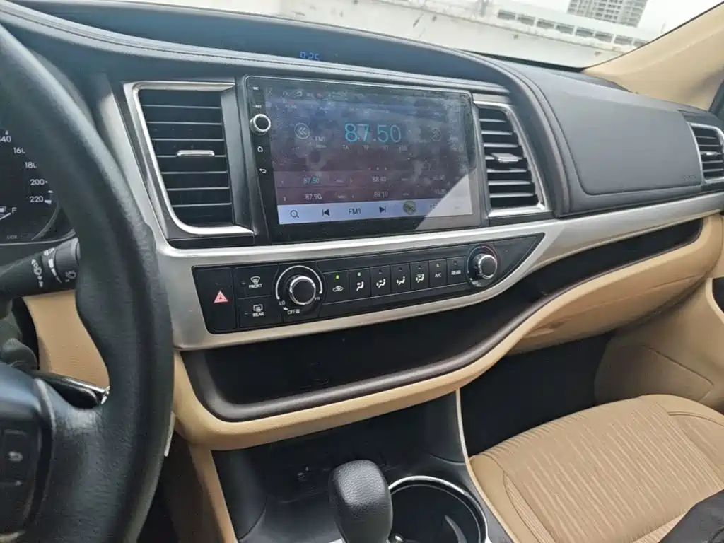 Toyota Highlander 2020 — фото 13