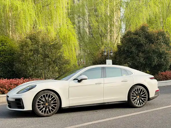 Porsche Panamera 2024