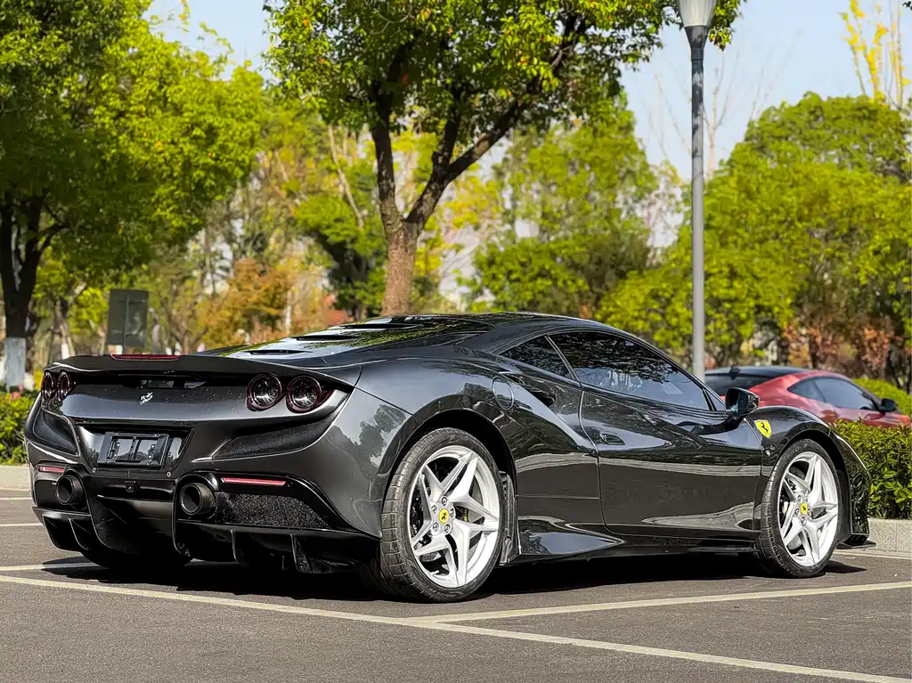 Ferrari F8 2021 — фото 20