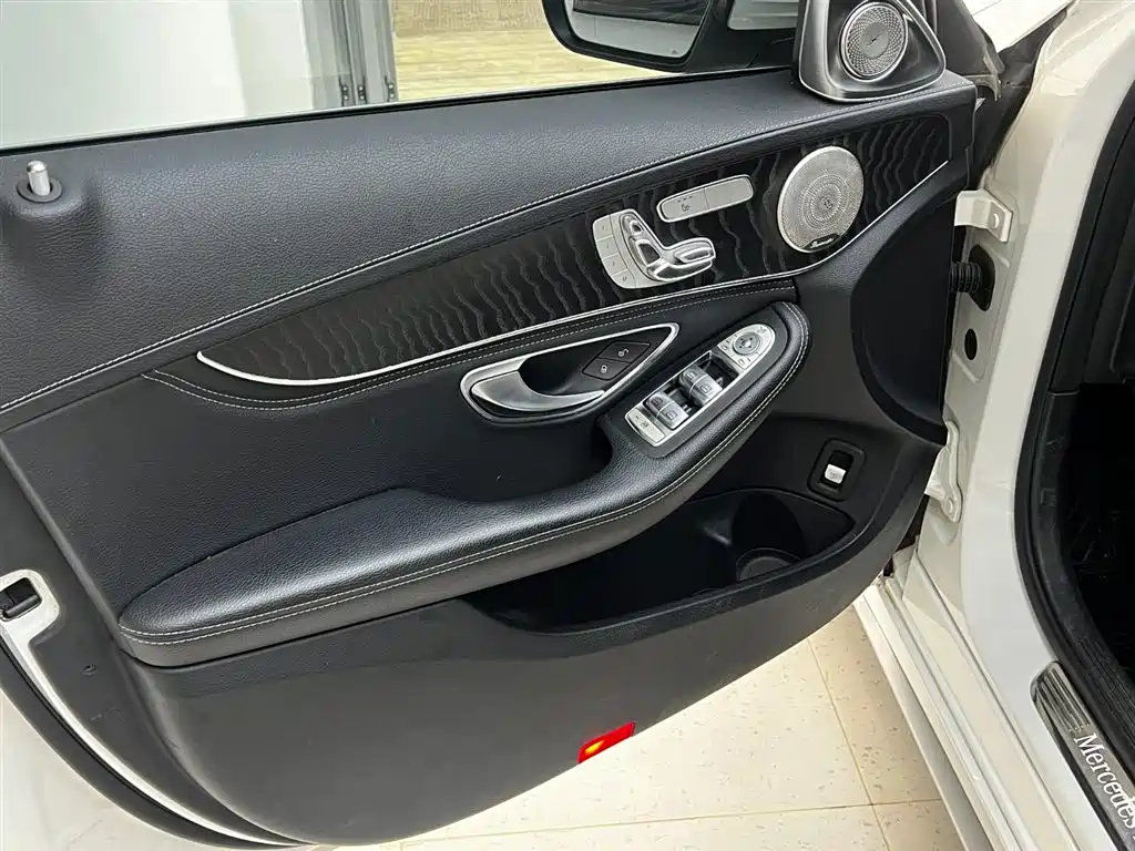 Mercedes-Benz C-Class 2020 — фото 17