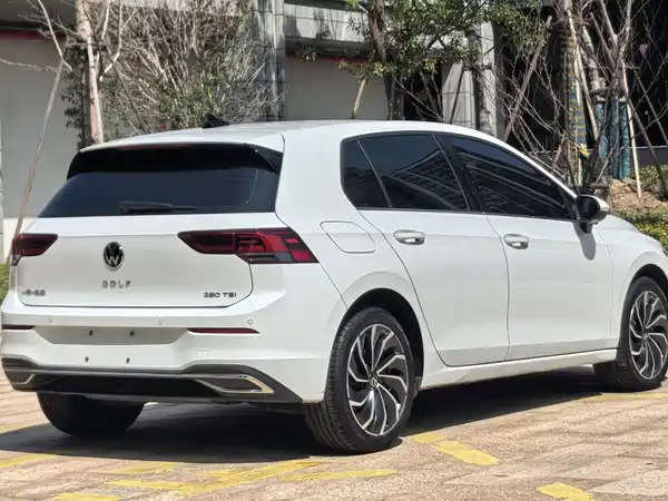 Volkswagen Golf 2023