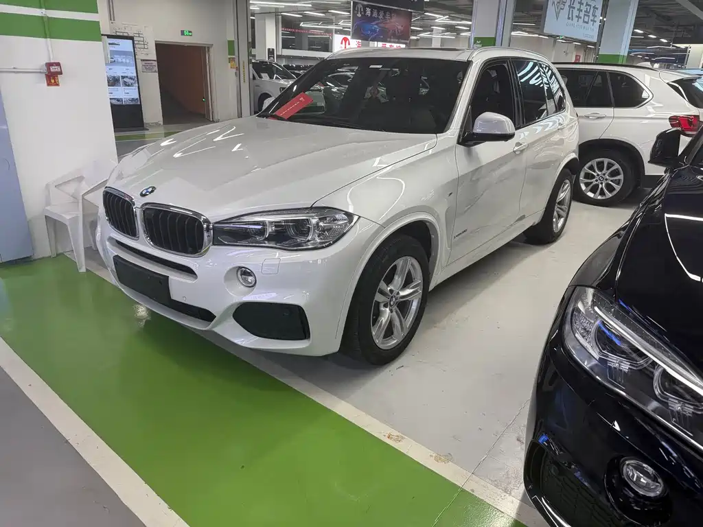 BMW X5 2018 — фото 1