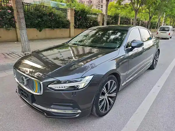 Volvo S90 2023