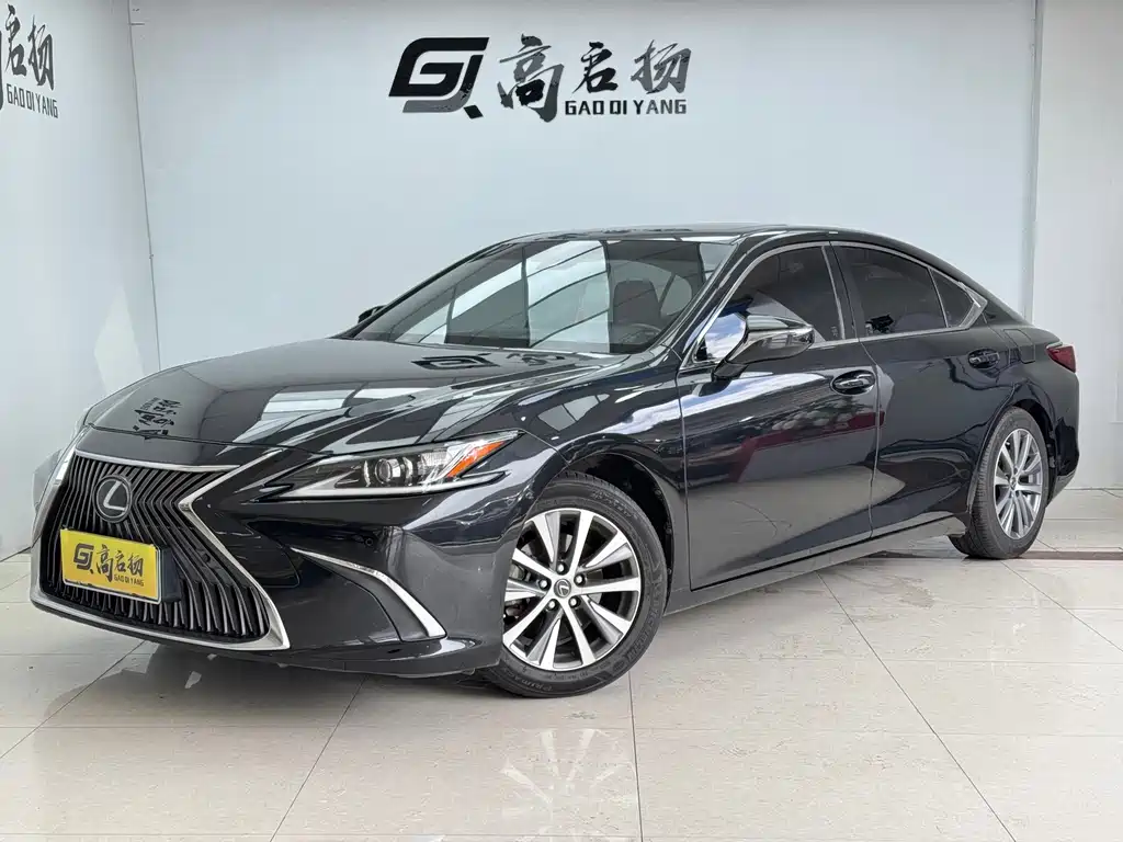 Lexus ES 2019