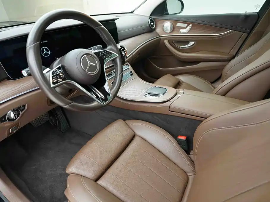 Mercedes-Benz E-Class 2022 — фото 8