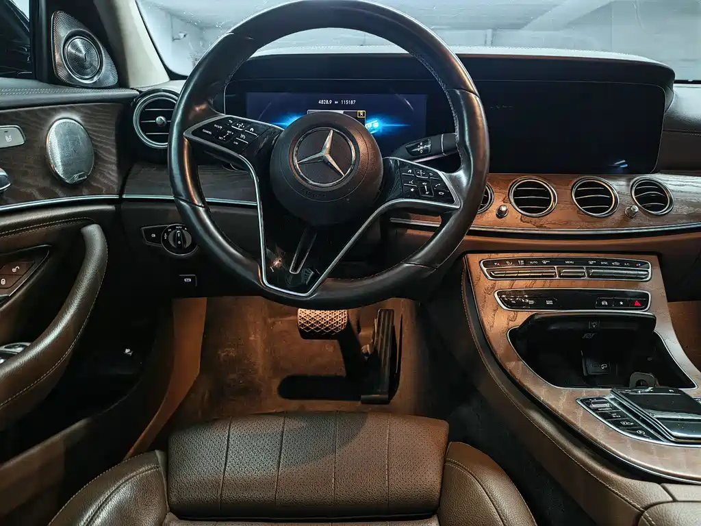 Mercedes-Benz E-Class 2022