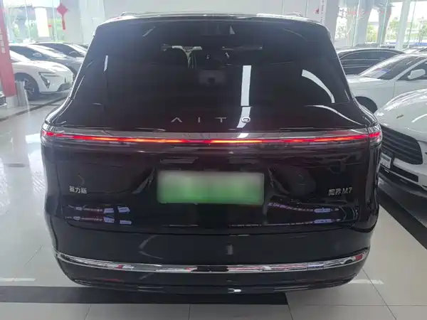 AITO M7 2025