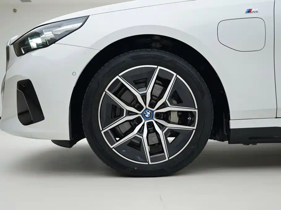 BMW i5 2024 — фото 16