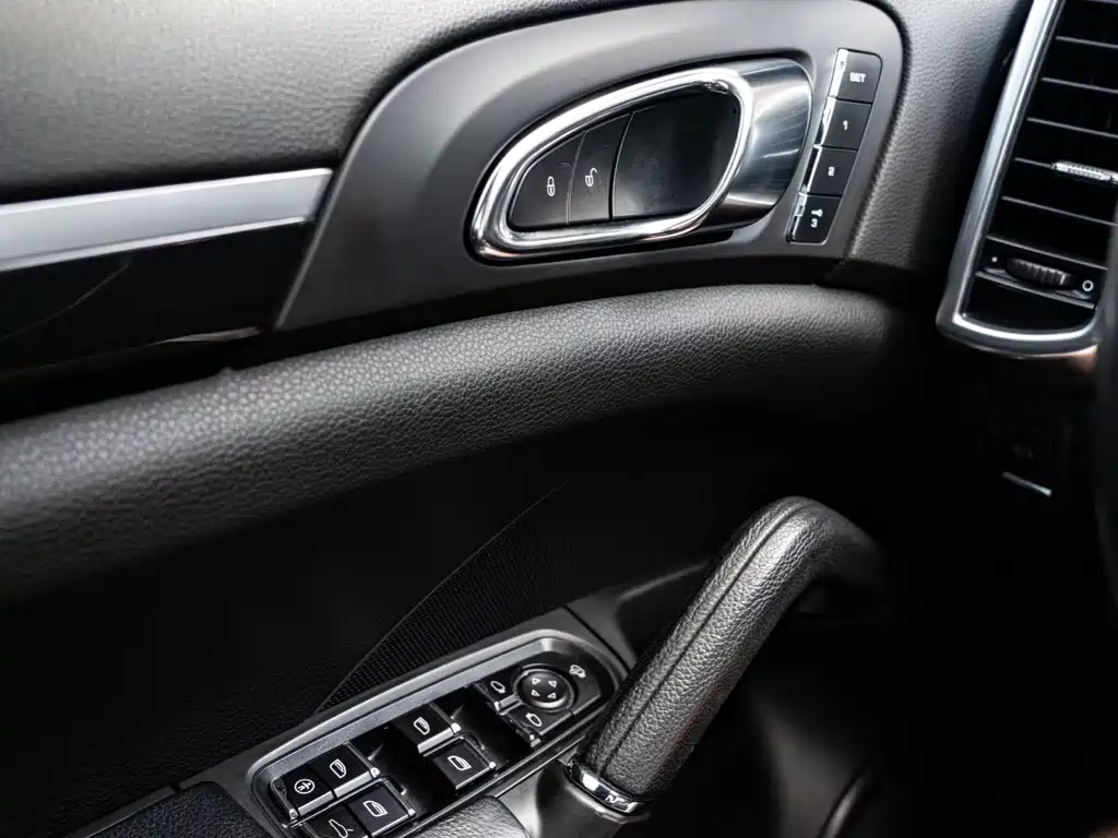 Porsche Cayenne 2013 — фото 11