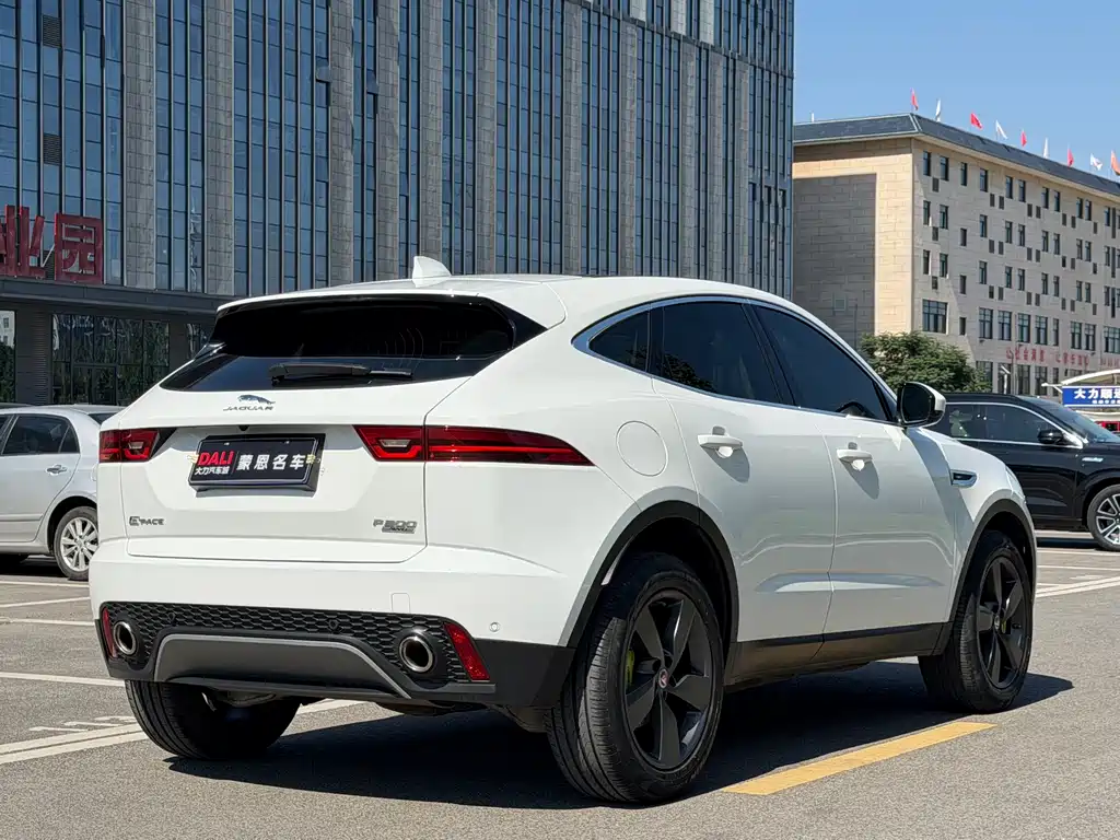 Jaguar E-PACE 2021 — фото 4