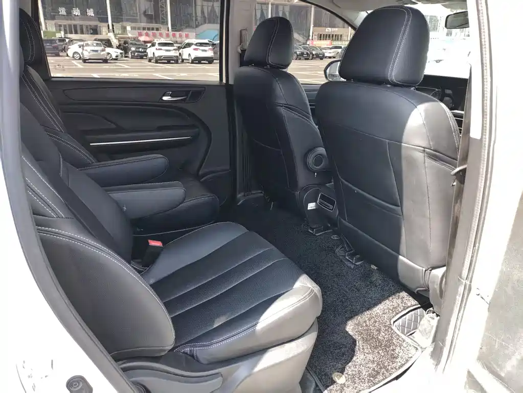 GAC Trumpchi M6 2022 — фото 15