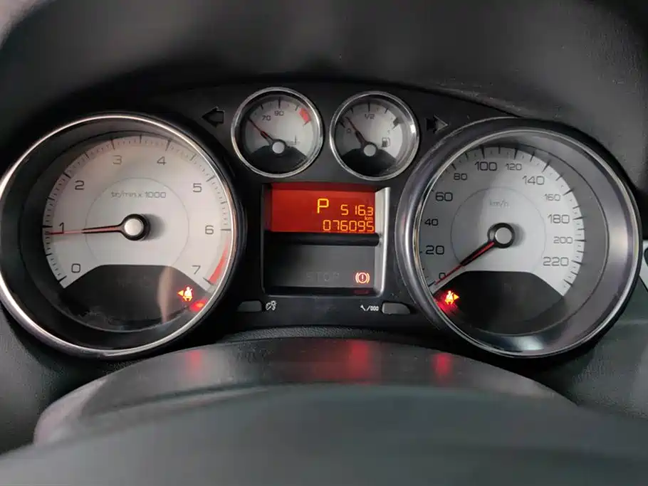 Peugeot 308 2014 — фото 14
