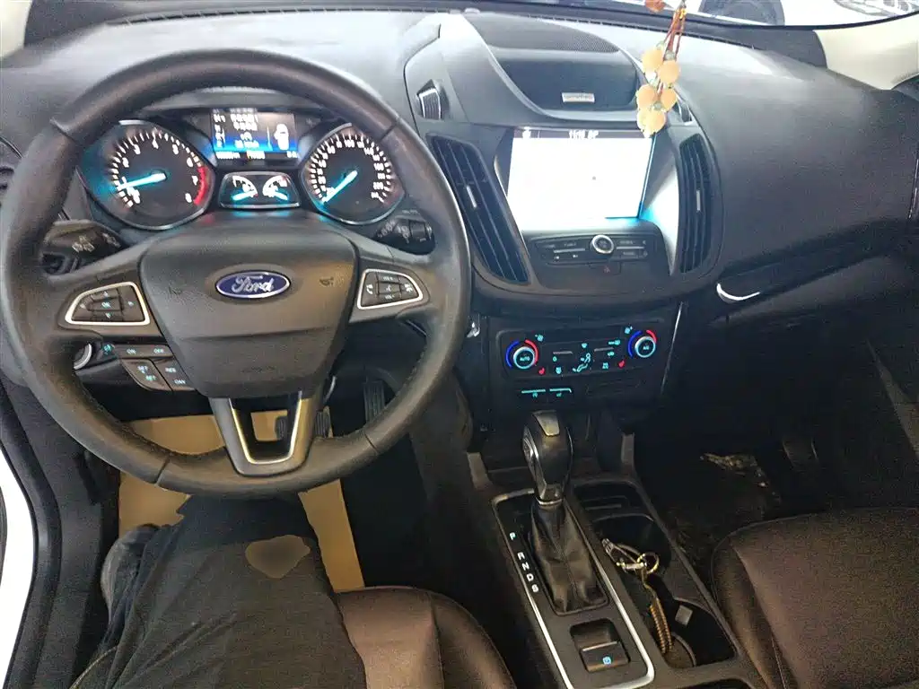 Ford Kuga 2018 — фото 10