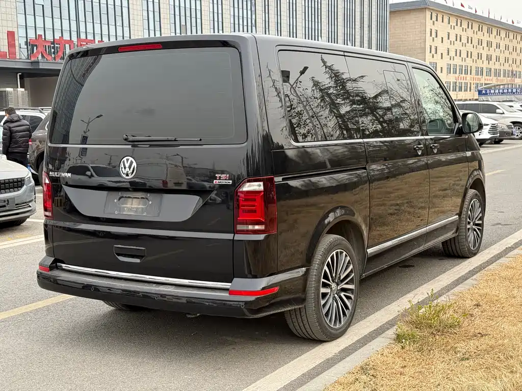Volkswagen Multivan 2018 — фото 5