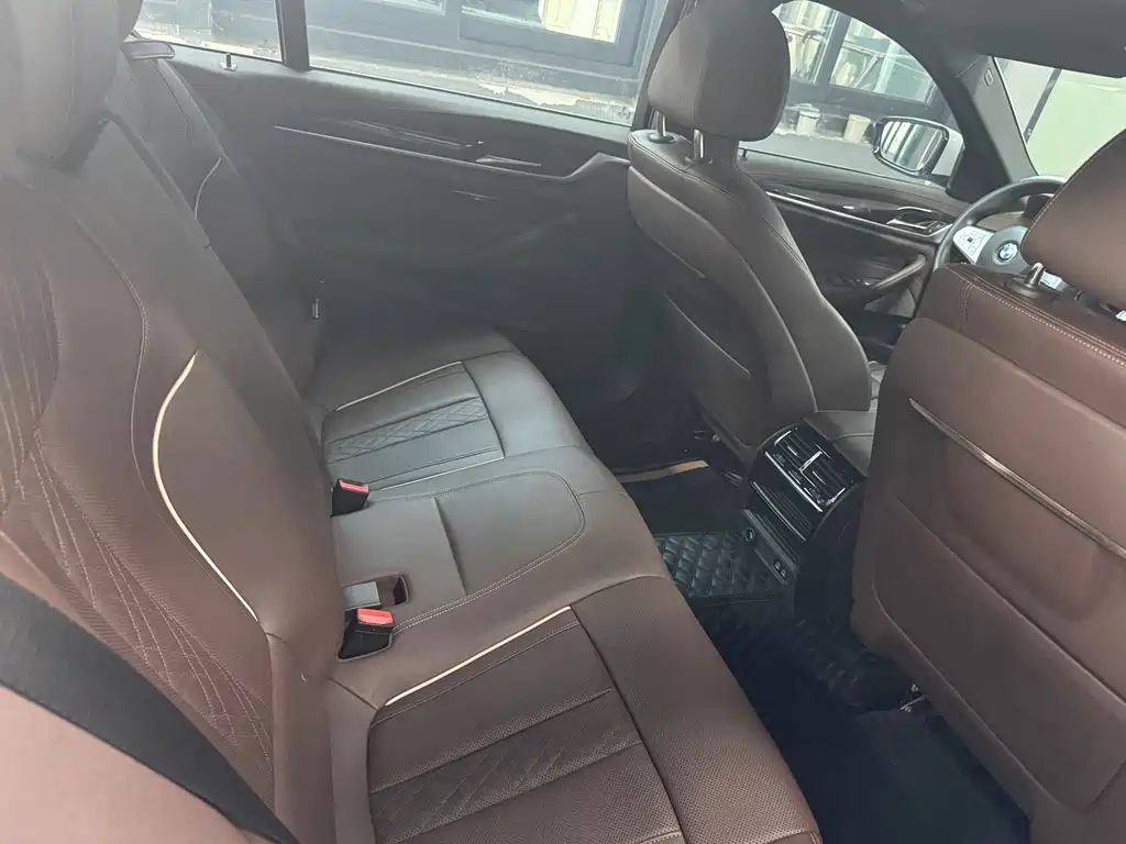 BMW 5 Series 2022