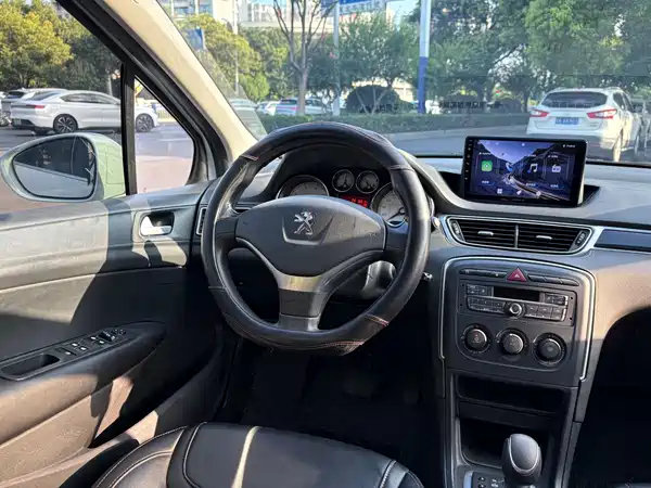 Peugeot 308 2015