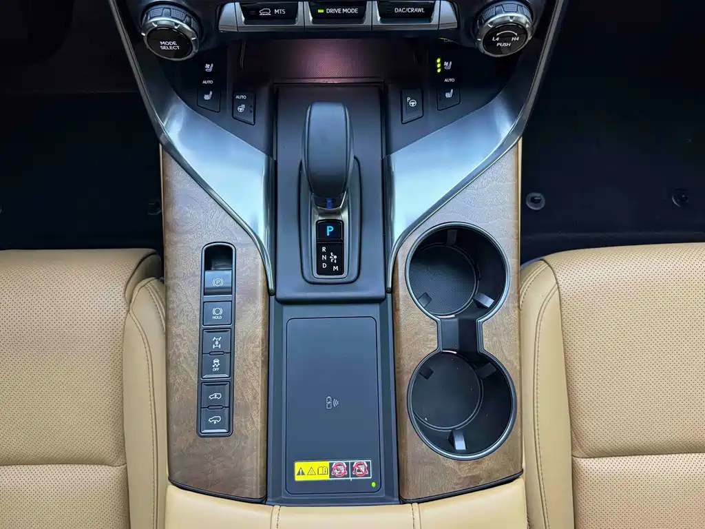 Lexus LX 2025 — фото 10