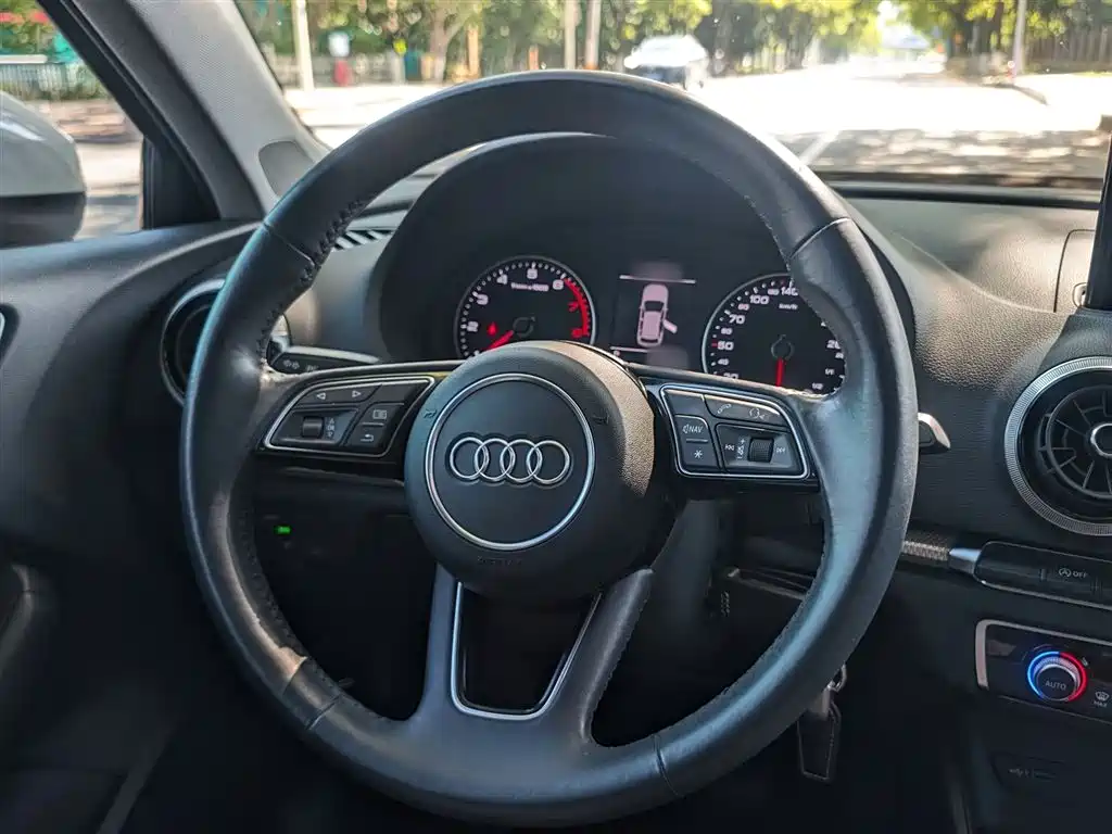 Audi A3 2019 — фото 5