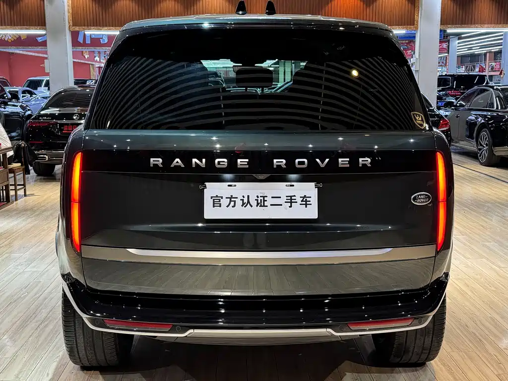 Land Rover Range Rover 2023 — фото 11