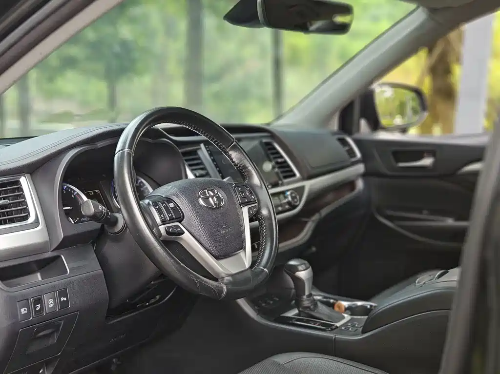 Toyota Highlander 2018 — фото 20