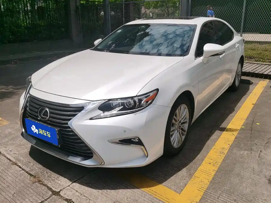 Lexus ES 2015