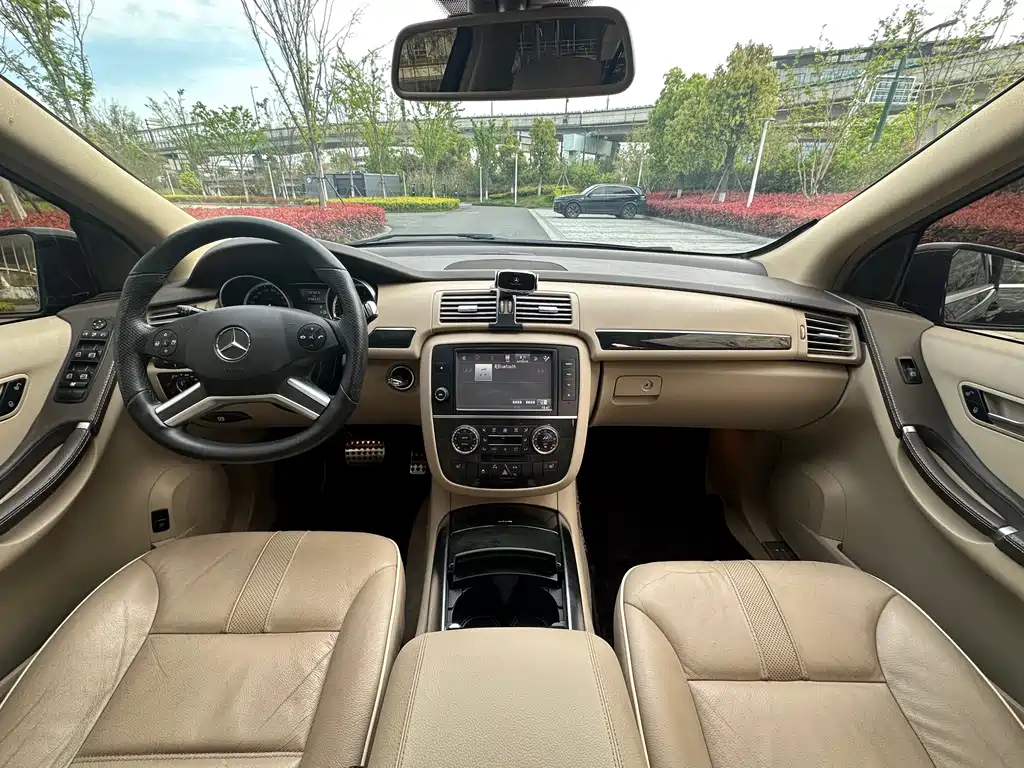 Mercedes-Benz R-Class 2017 — фото 16