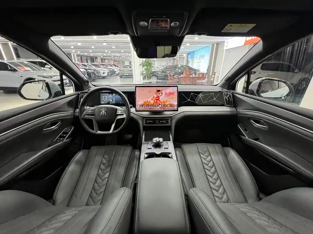 BYD L DM-i 2025 — фото 13